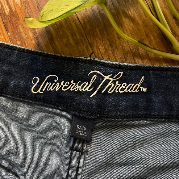 Universal Thread Jean Shorts - Picture 3 of 3